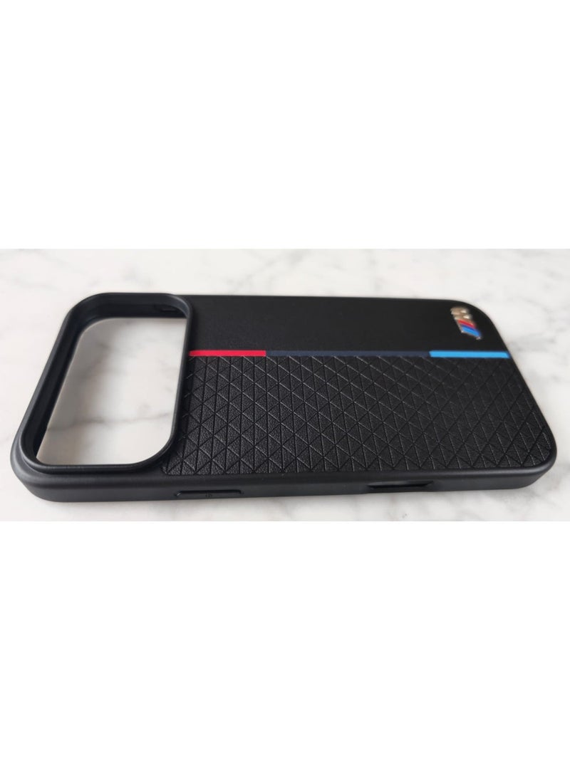 غطاء أنيق وحامي لهاتف iPhone 17 Pro Max. تضيف الخطوط الثلاثية اللون والتشطيب الملمسي لمسة من الأناقة مع منح هاتفك مظهراً رائعاً. - Image 2